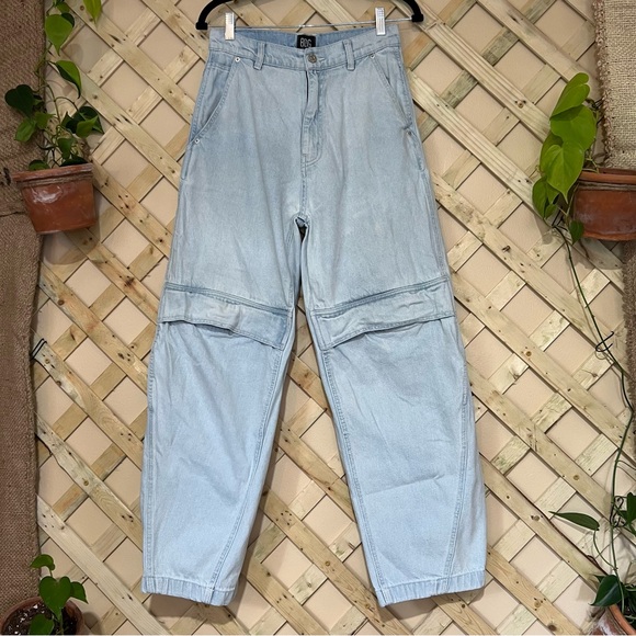 BDG Urban Outfitters Cargo High Rise Extreme Baggy Jeans Light Size 26 - Picture 1 of 8
